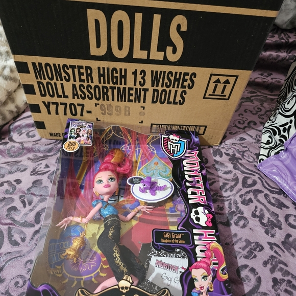 Monster High 13 Wishes Gigi Grant - Picture 2 of 3